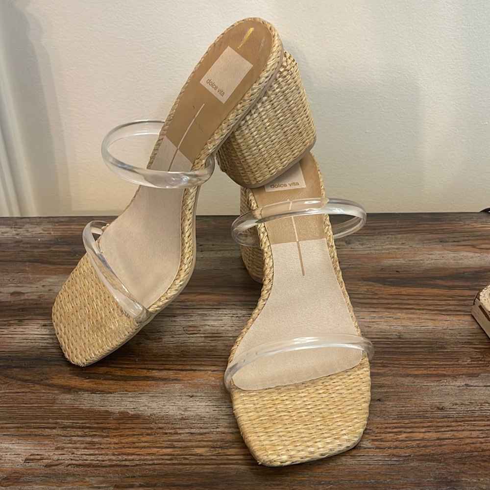 Dolce Vita Sandals Size 9